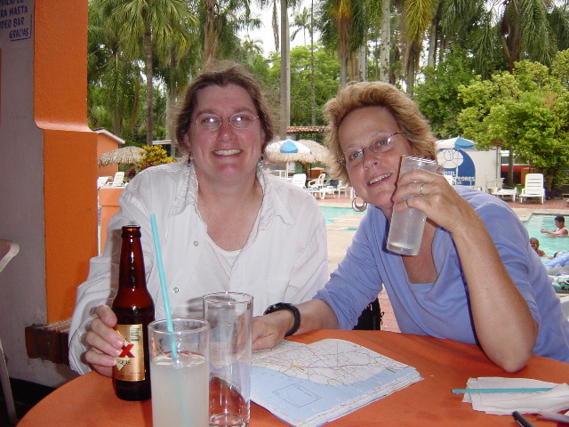 Hotel Fort&iacute;n de las Flores, Sammy and Martha