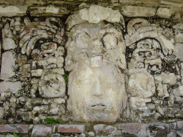 Palenque, Palacio sculptural detail, middle